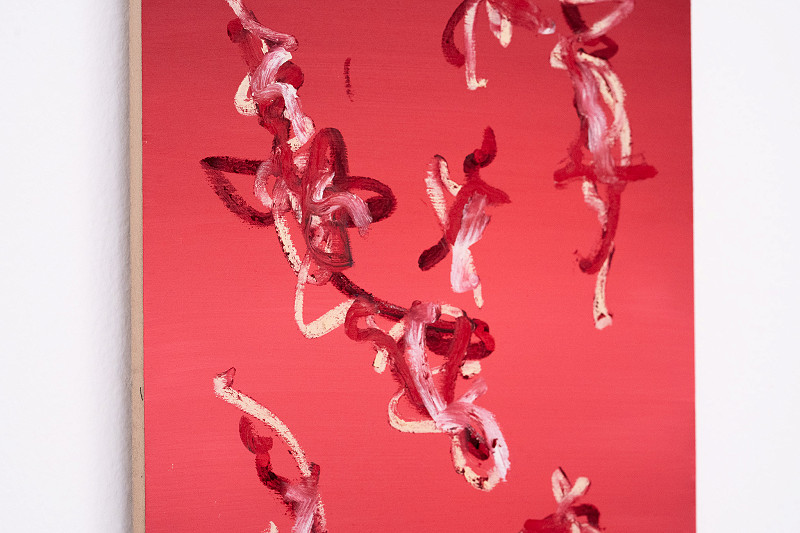 «Spaziergang mit Farbe auf Holz» (Eleganz in Rot), Silas Kreienbühl, Malerei, 2023, painting